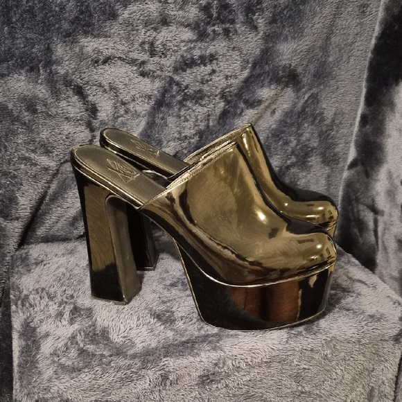 Shiny Clogs YRU | Shoes | Yru Shiny Gold Platform Clogs | Poshmark
